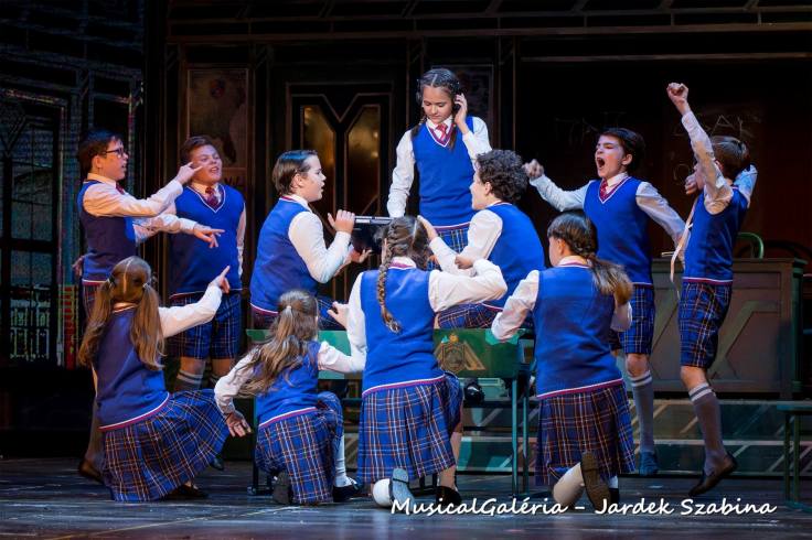 42154425_2061592823892259_1330787031025975296_o