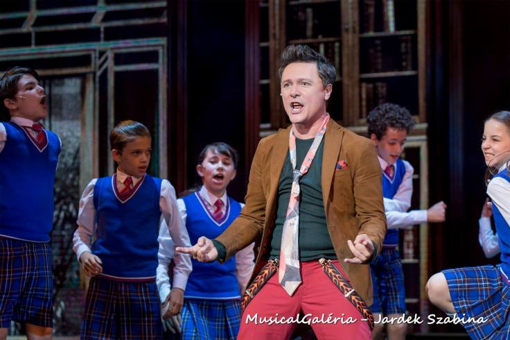 42202454_2061589910559217_2671383973514444800_o